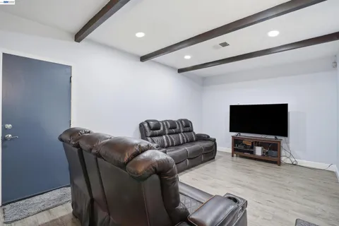 $1,300,000 | 32252 Valiant Way, Union City, CA 94587