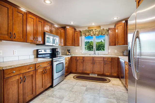 $550,000 | 3125 Meadow Hills Drive, Middleville, MI 49333