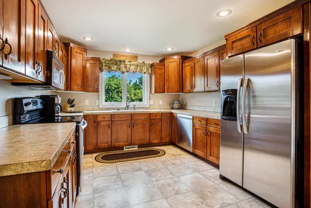 $550,000 | 3125 Meadow Hills Drive, Middleville, MI 49333