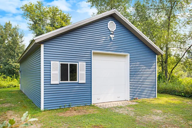 $550,000 | 3125 Meadow Hills Drive, Middleville, MI 49333