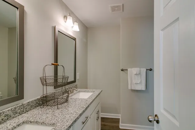 $2,100 | 1960 Batts Lane, Unit J, Clarksville, TN 37042