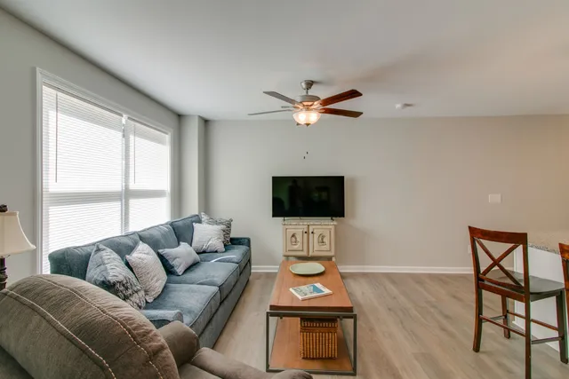 $2,100 | 1960 Batts Lane, Unit J, Clarksville, TN 37042