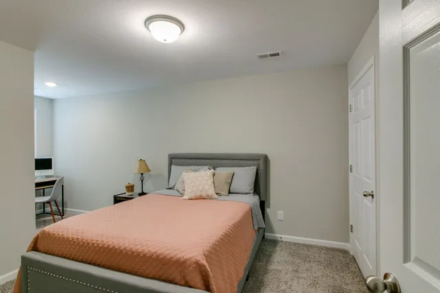 $2,100 | 1960 Batts Lane, Unit J, Clarksville, TN 37042