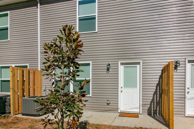 $2,100 | 1960 Batts Lane, Unit J, Clarksville, TN 37042