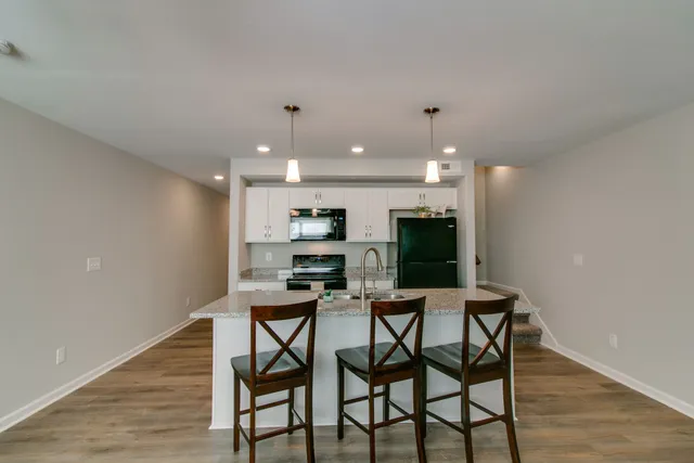 $2,100 | 1960 Batts Lane, Unit J, Clarksville, TN 37042