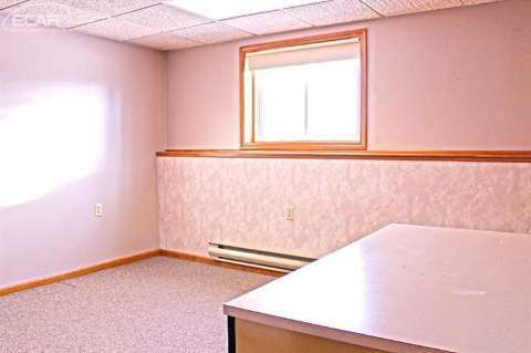 9136 Noblet Road Davison, MI 48423 - Photo 9 of 27 20428040-8.JPG