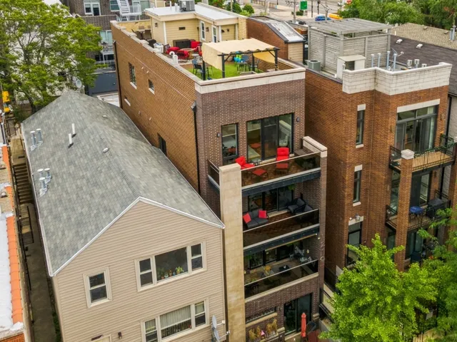 $1,000,000 | 1219 North Cleaver Street, Unit 2, Chicago, IL 60642