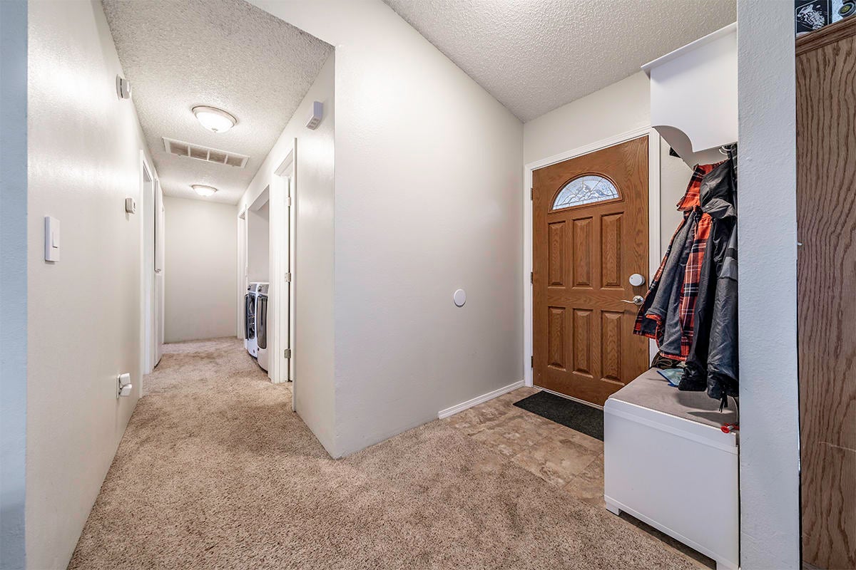 3153 Delta Waters Road Medford, OR 97504 - Photo 11 of 22 DSC06713-HDR