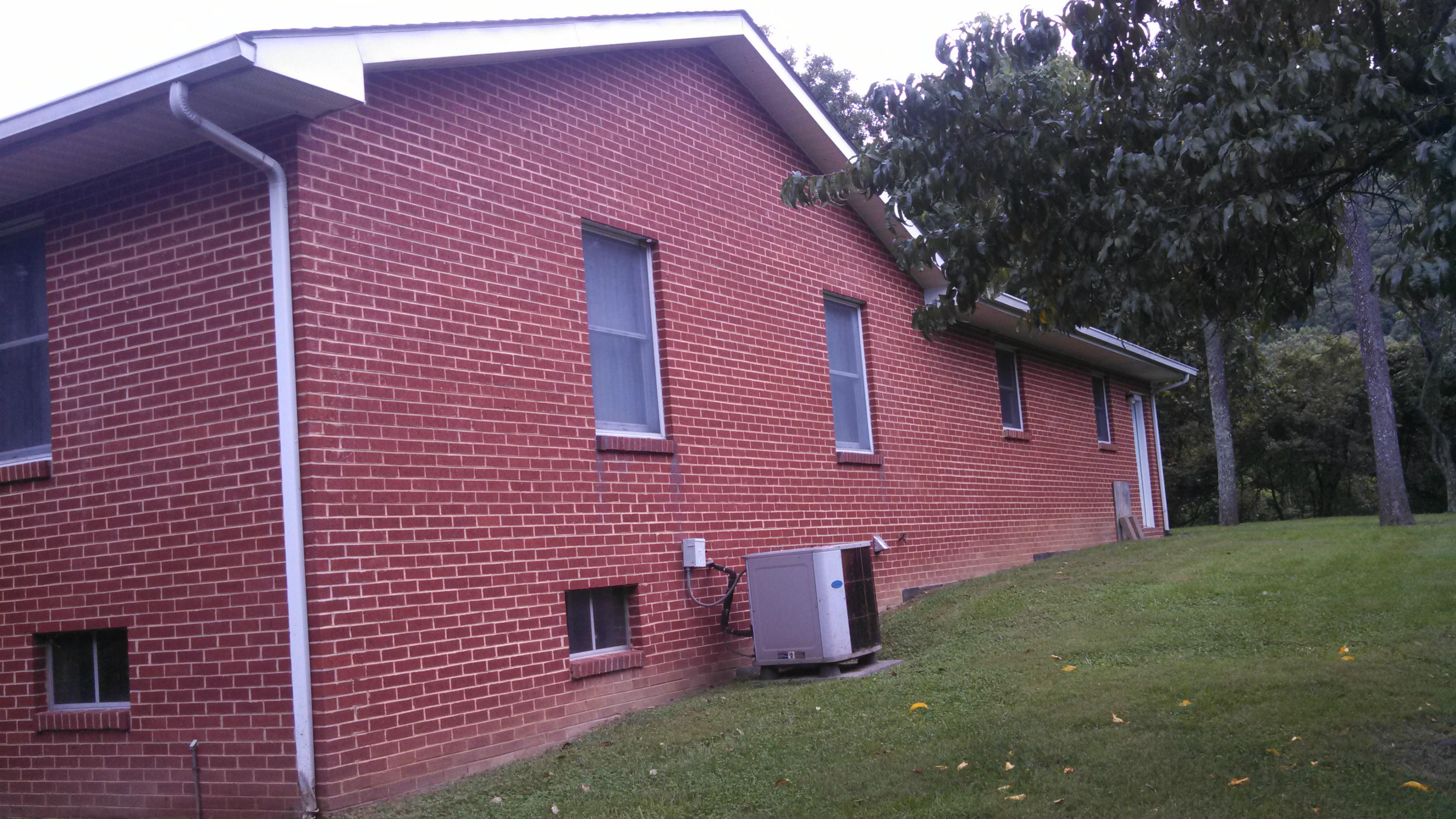 3951 Carson Road Roanoke, VA 24012 - Photo 3 of 25 IMG_20140925_162828_289