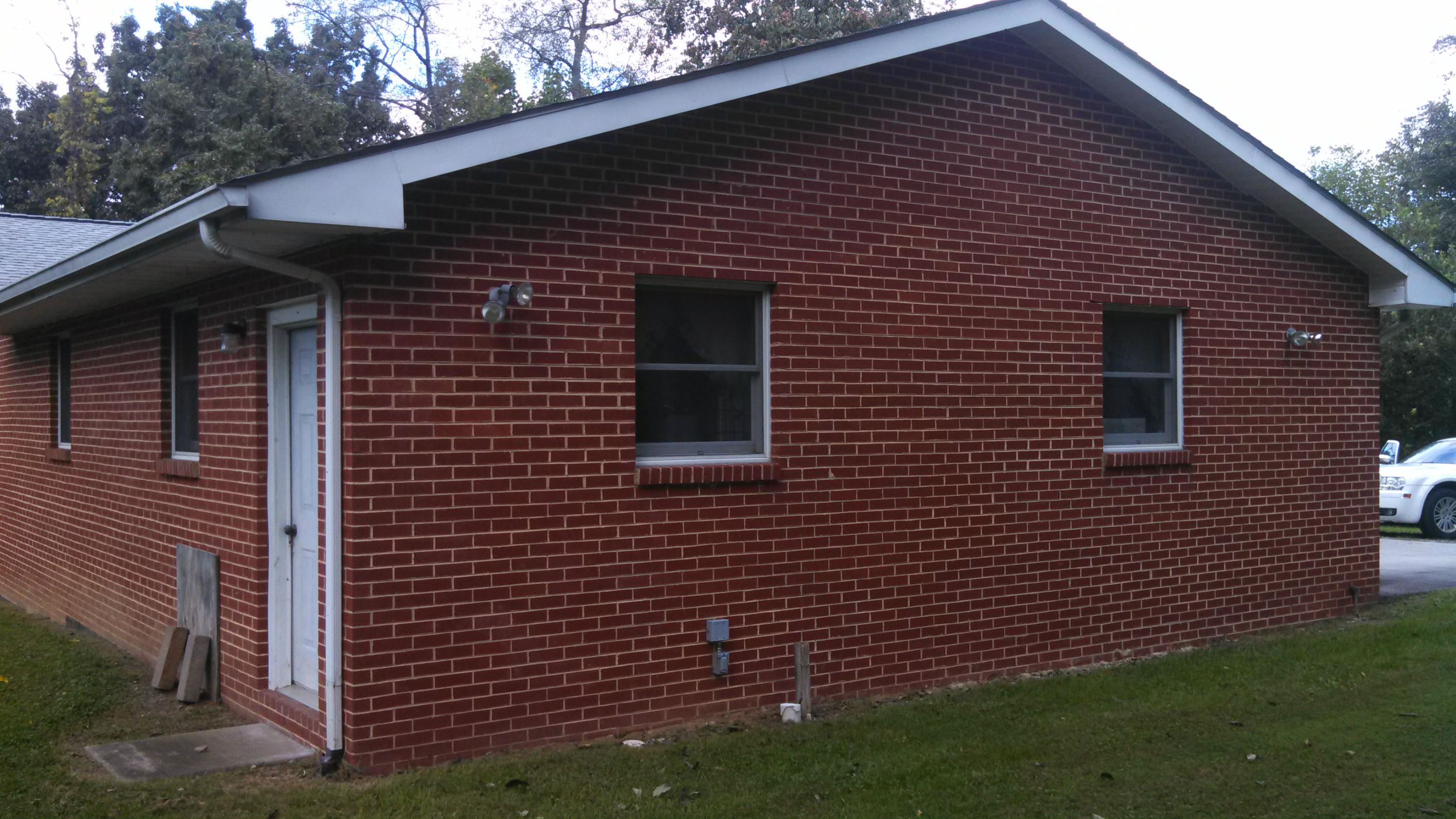 3951 Carson Road Roanoke, VA 24012 - Photo 6 of 25 IMG_20140925_162919_775