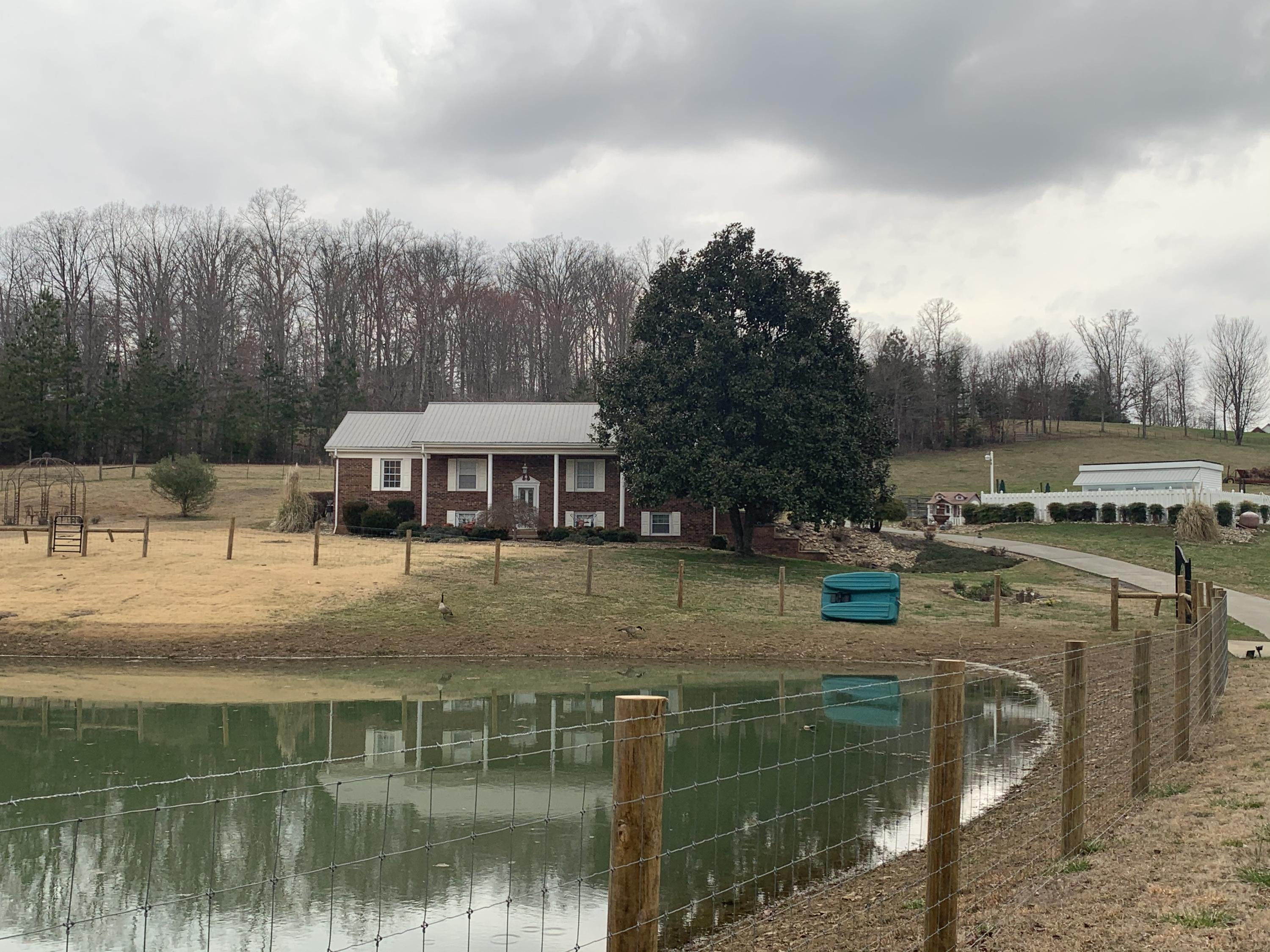 284 Garren Road Madisonville, TN 37354 - Photo 1 of 40 8E447137-4769-4408-B29A-BC930FD6B526