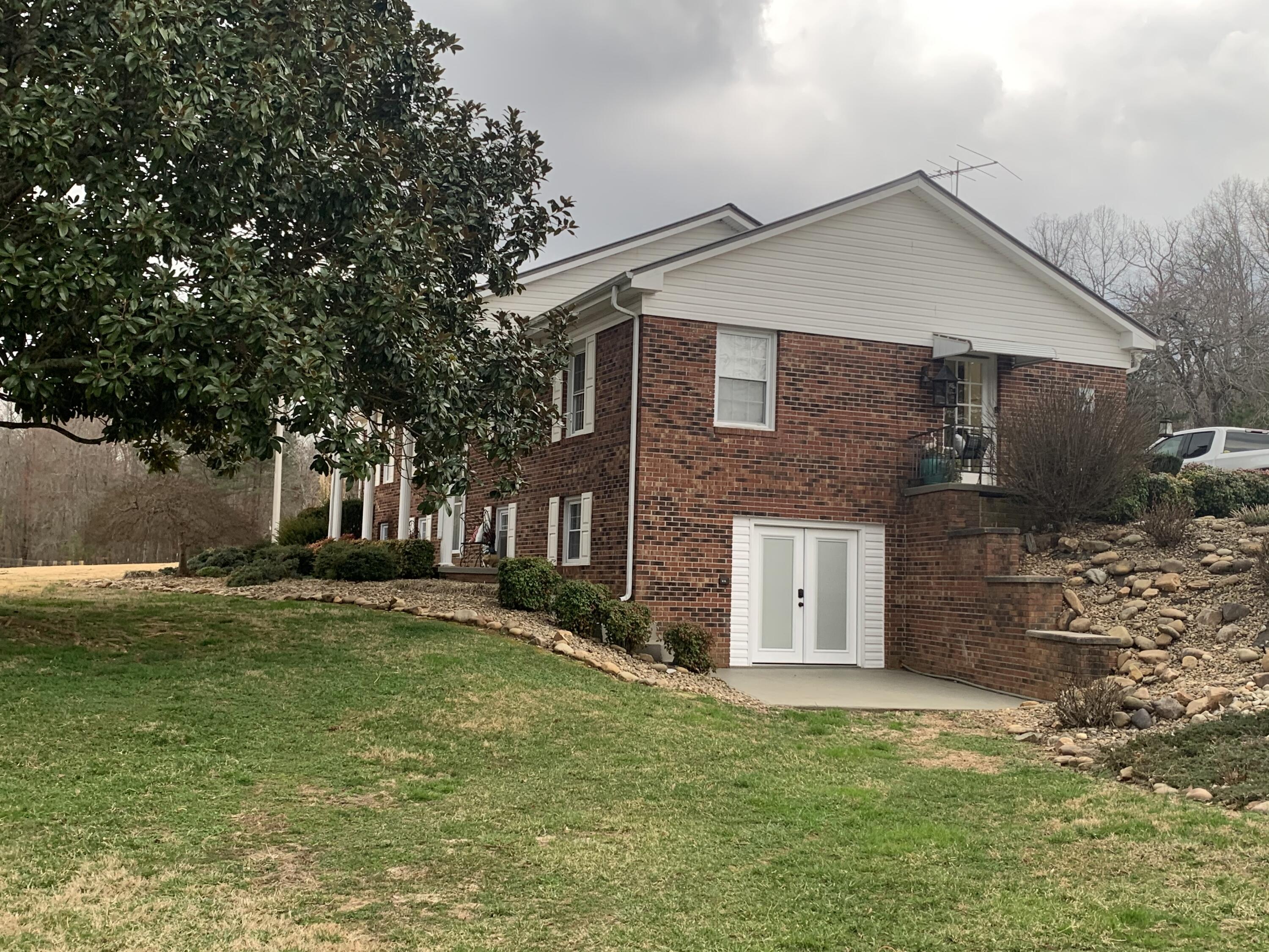 284 Garren Road Madisonville, TN 37354 - Photo 3 of 40 36BABCA1-DBD1-449A-A146-67ED4253A9ED