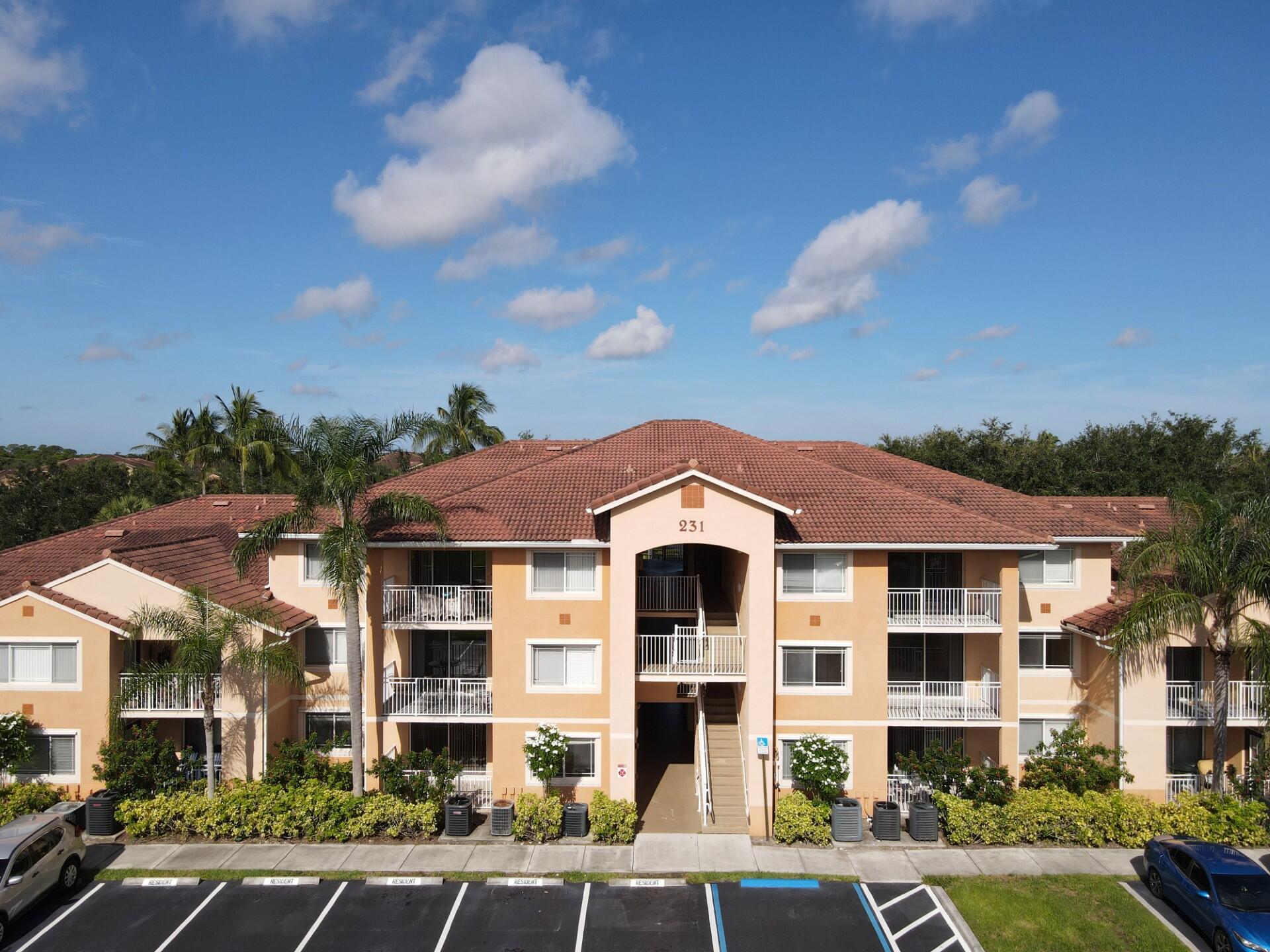 231 Southwest Palm Dr Unit 103  