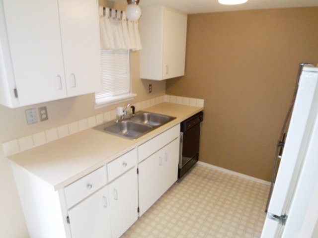 2107 North Houk Road, Unit 6 Spokane Valley, WA 99216 - Photo 4 of 9 Gallery Image 4