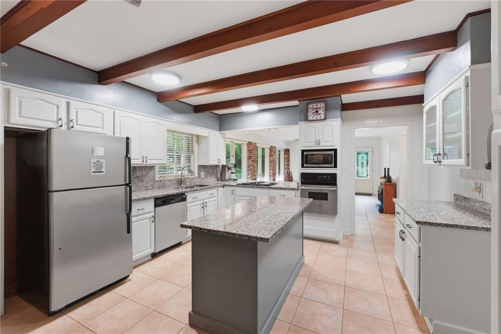 1387 Springdale Road Gainesville, GA 30501 - Photo 11 of 46 Gallery Image 11