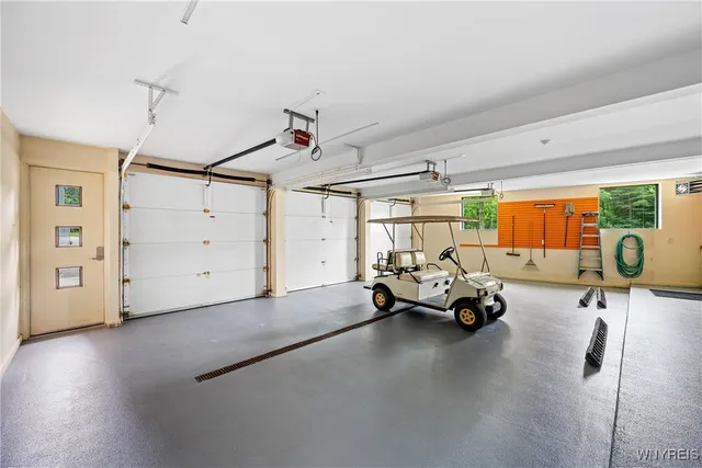 $2,850,000 | 41 Melant Drive, Orchard Park, NY 14127