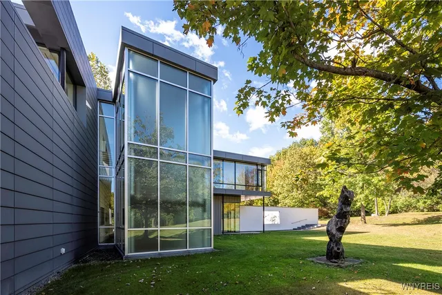 $2,850,000 | 41 Melant Drive, Orchard Park, NY 14127