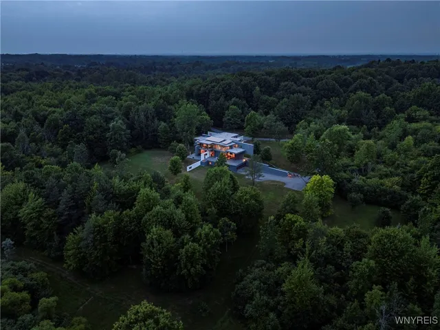 $2,850,000 | 41 Melant Drive, Orchard Park, NY 14127