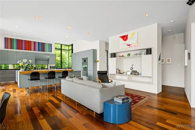 $2,850,000 | 41 Melant Drive, Orchard Park, NY 14127