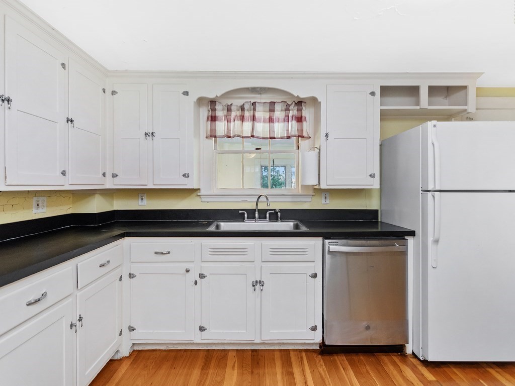 3 Florence Road Waltham, MA 02453 - Photo 3 of 37