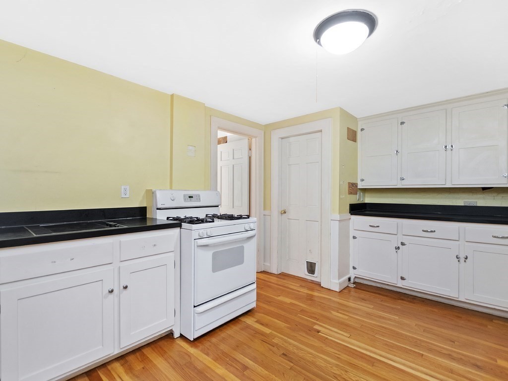 3 Florence Road Waltham, MA 02453 - Photo 7 of 37