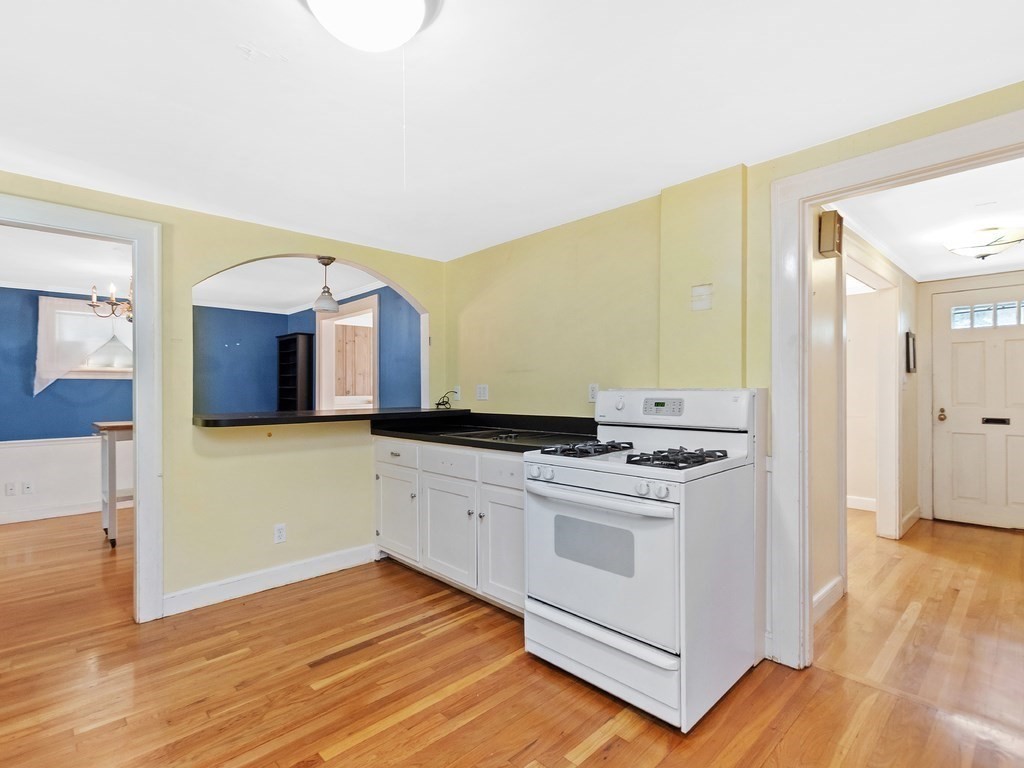3 Florence Road Waltham, MA 02453 - Photo 8 of 37