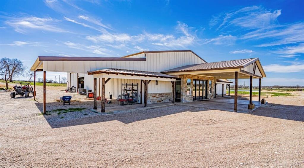 8900 Nix Road Tolar, TX 76476 - Photo 3 of 37 Gallery Image 3