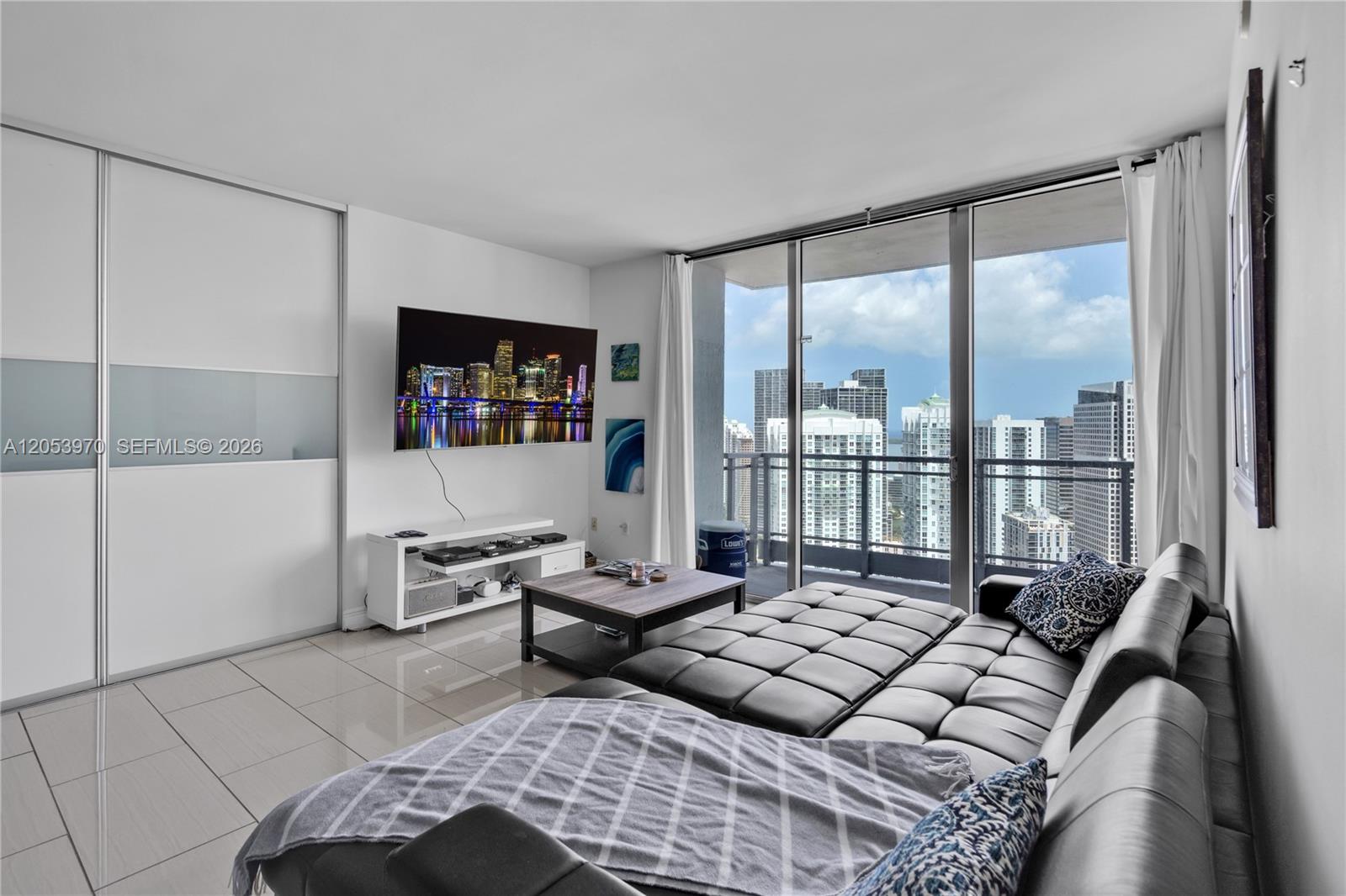 90 Southwest 3rd Street, Unit 4403 Miami, FL 33130 - Photo 1 of 32