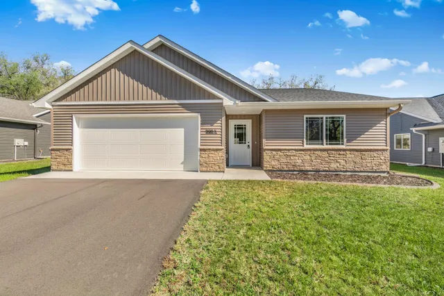 $379,900 | 900 1/2 8th Avenue North, Princeton, MN 55371