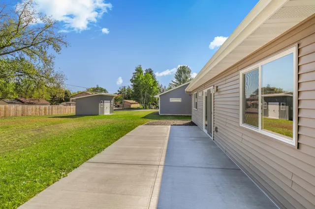 $379,900 | 900 1/2 8th Avenue North, Princeton, MN 55371