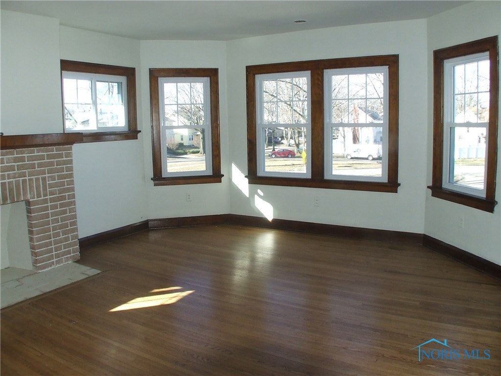 4132 Lowe Road Toledo, OH 43612 - Photo 11 of 22 Gallery Image 11