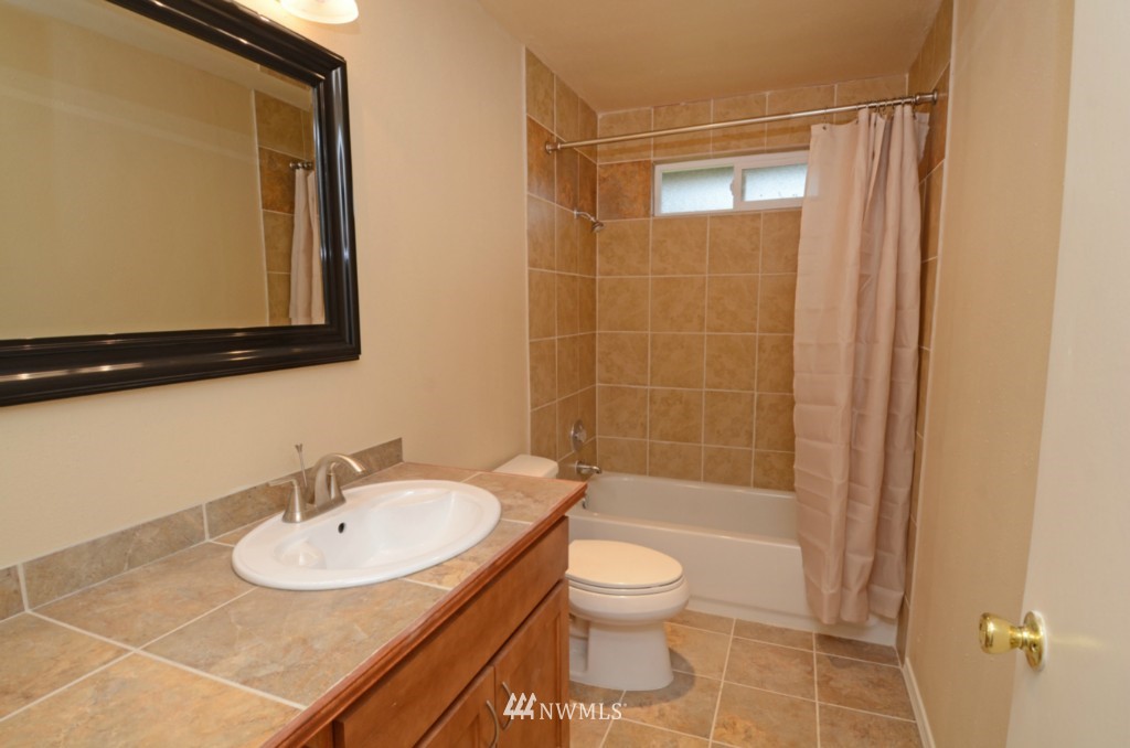 20011 95th Place Northeast Bothell, WA 98011 - Photo 9 of 15