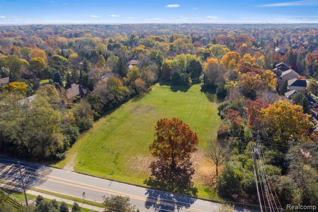 700 East Square Lake Road Bloomfield Hills, MI 48304 - Photo 4 of 11