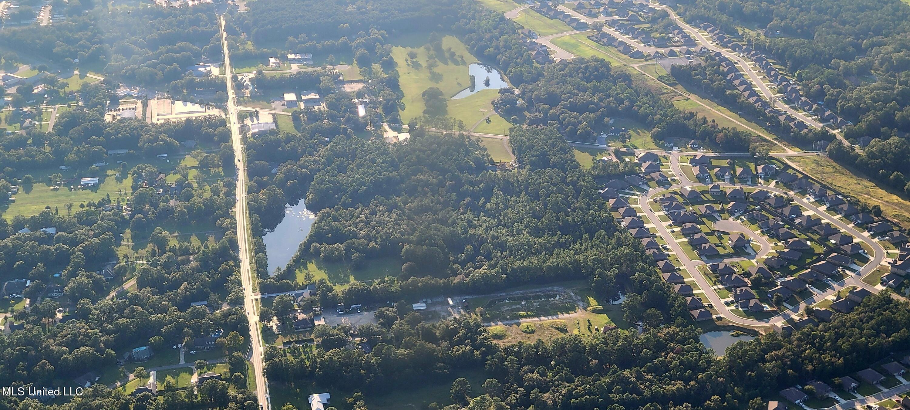 9092 Woolmarket Road Biloxi, MS 39532 - Photo 4 of 6 20250908_175415