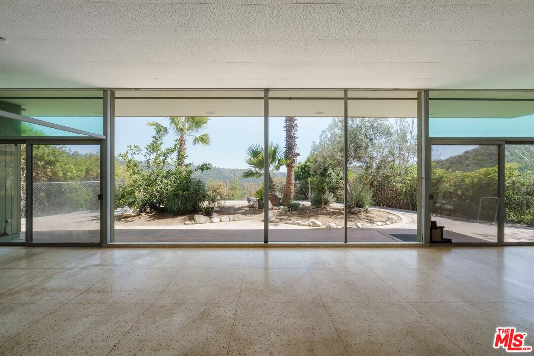 2885 Edgewick Road Glendale, CA 91206 - Photo 15 of 75
