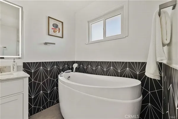 $2,480,000 | 6936 Kings Harbor Drive, Rancho Palos Verdes, CA 90275
