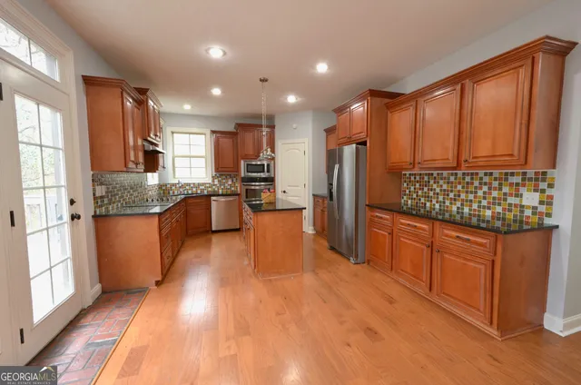 $649,000 | 438 Highland Lakes Drive, Eastman, GA 31023