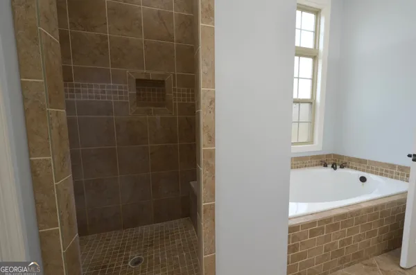 $589,000 | 438 Highland Lakes Drive, Eastman, GA 31023