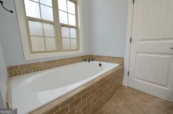 $589,000 | 438 Highland Lakes Drive, Eastman, GA 31023