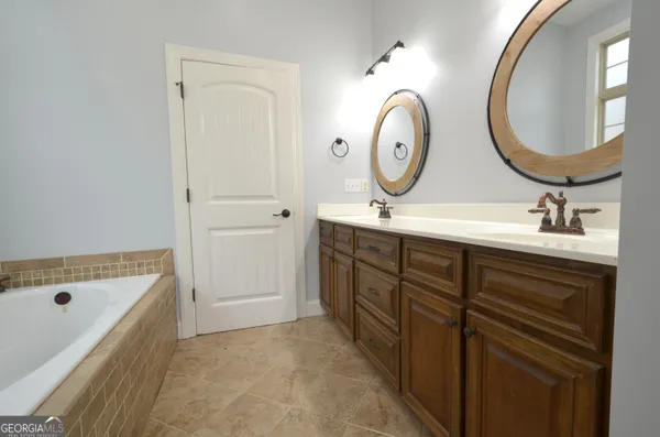 $589,000 | 438 Highland Lakes Drive, Eastman, GA 31023