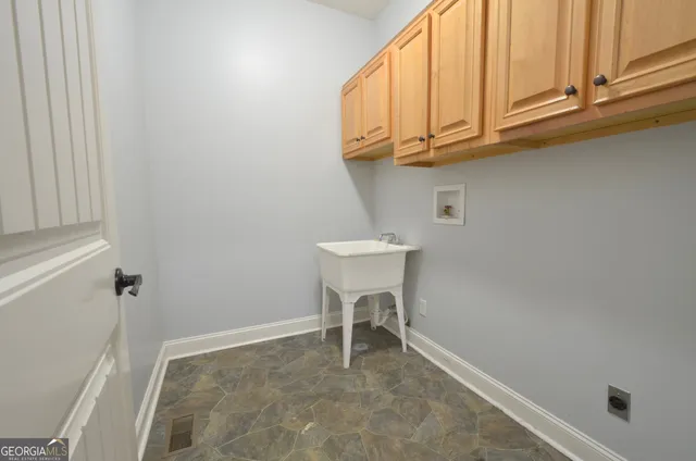 $649,000 | 438 Highland Lakes Drive, Eastman, GA 31023