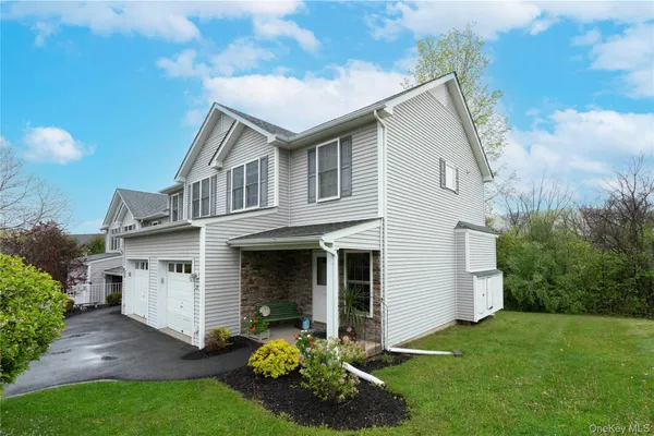 $385,000 | 29 Aveonis Court, Fishkill, NY 12524