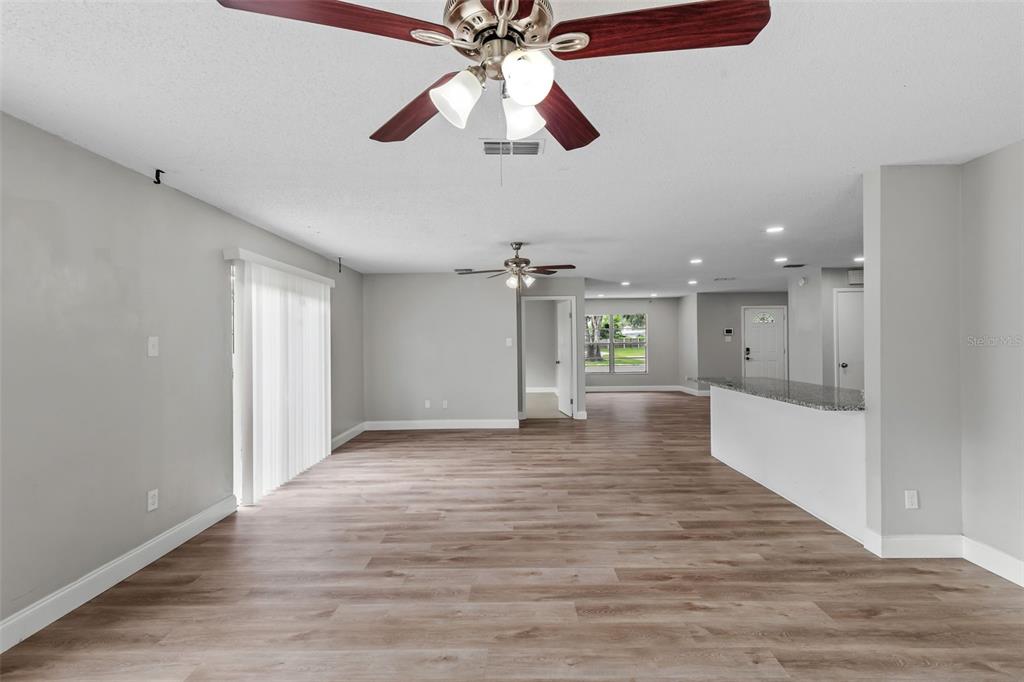 8302 Jackson Springs Road Tampa, FL 33615 - Photo 13 of 49