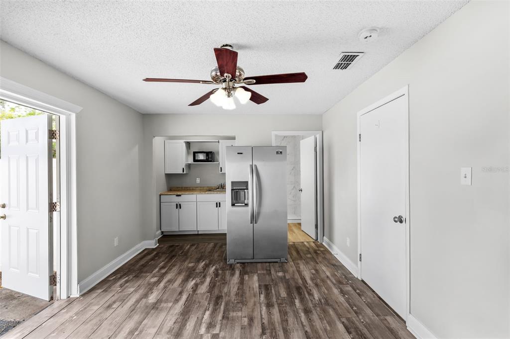 8302 Jackson Springs Road Tampa, FL 33615 - Photo 33 of 49