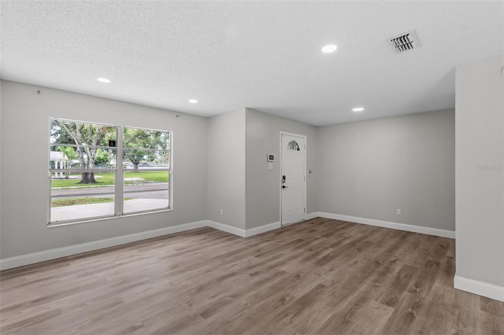 8302 Jackson Springs Road Tampa, FL 33615 - Photo 4 of 49