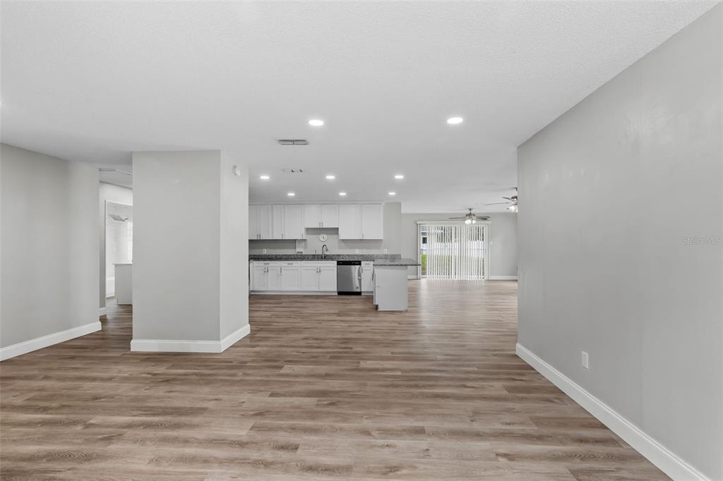 8302 Jackson Springs Road Tampa, FL 33615 - Photo 8 of 49