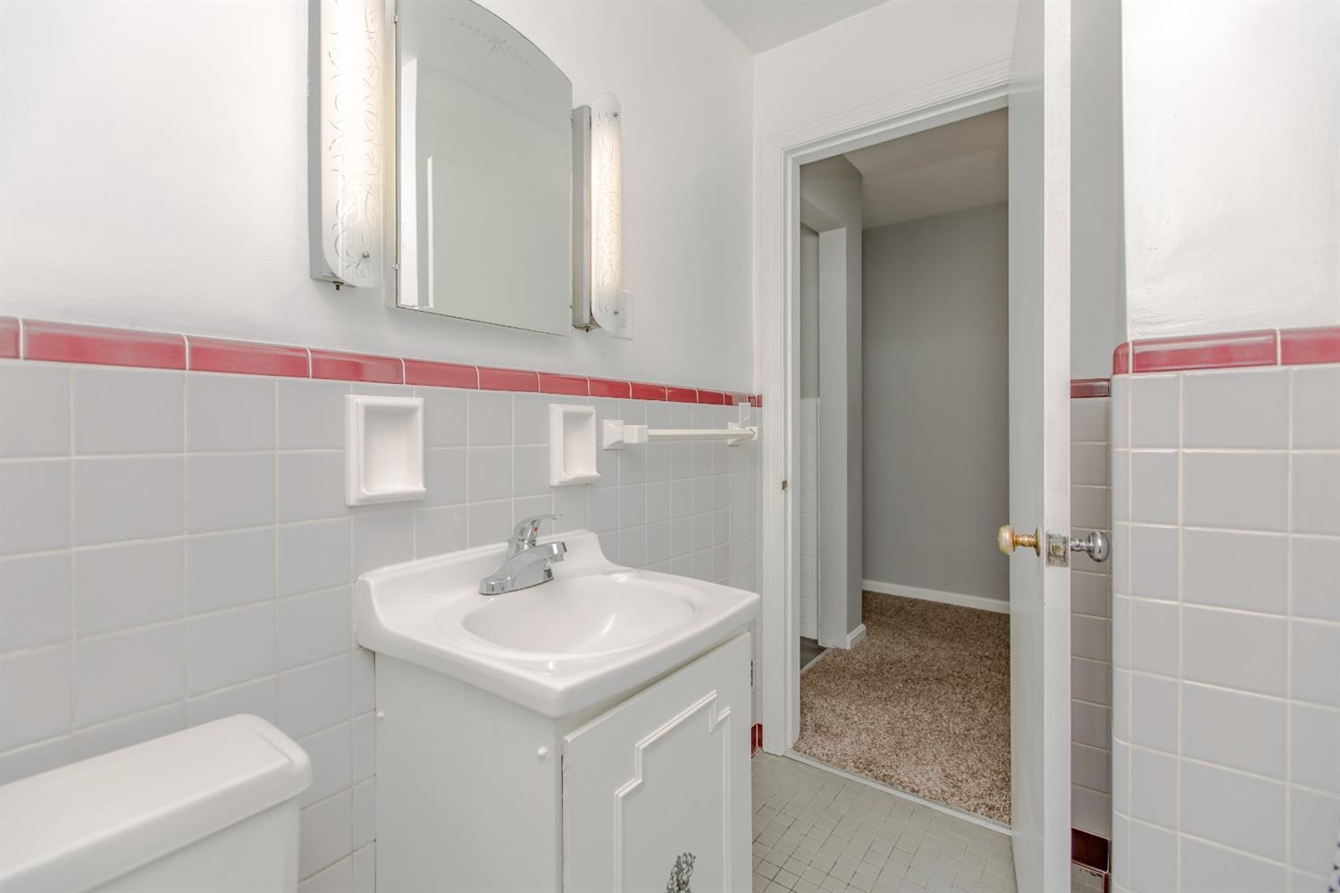 7522 Montgomery Road Cincinnati, OH 45236 - Photo 37 of 45 Gallery Image 37