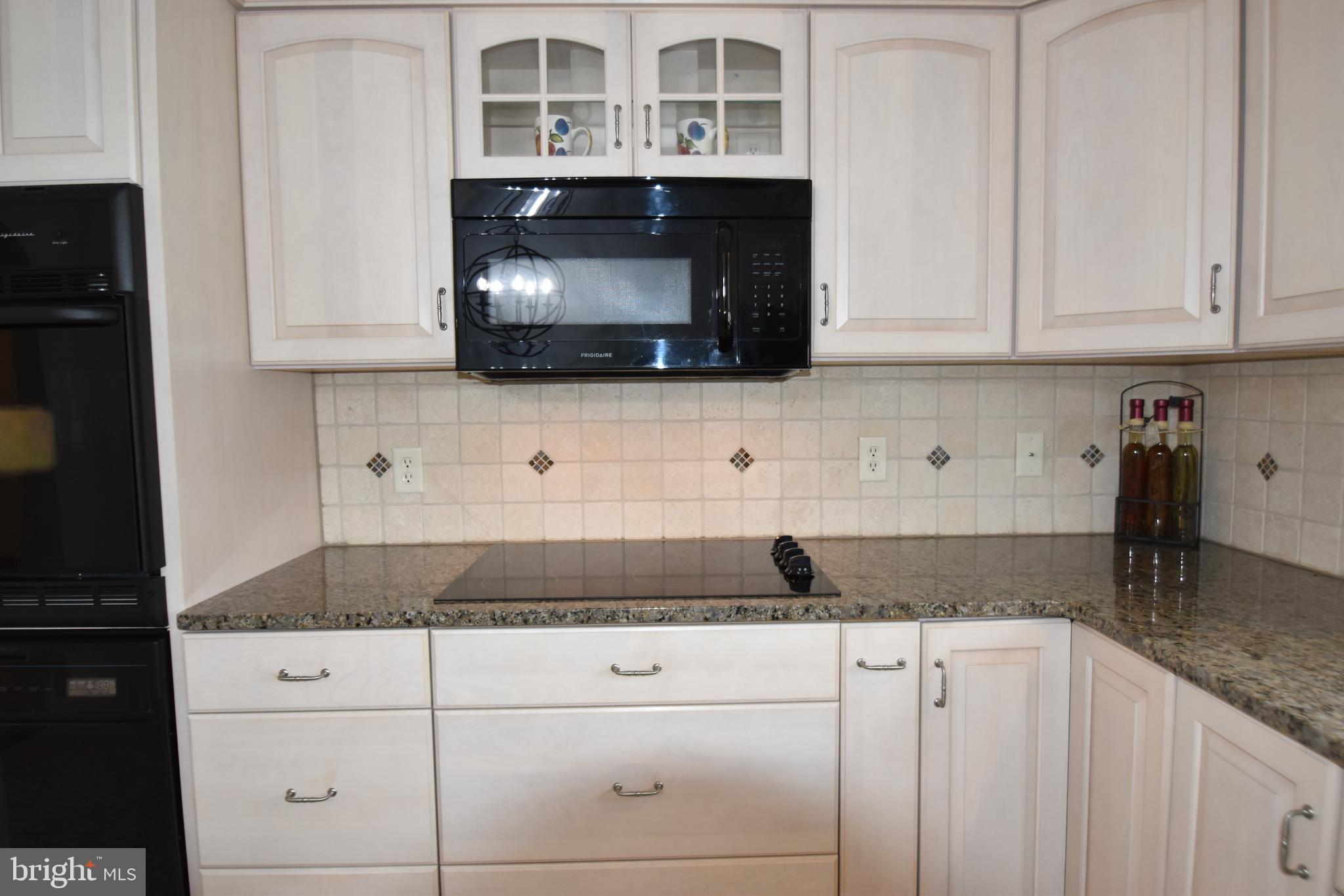 776 East Pumping Station Road Quakertown, PA 18951 - Photo 13 of 61 Glass cabinet