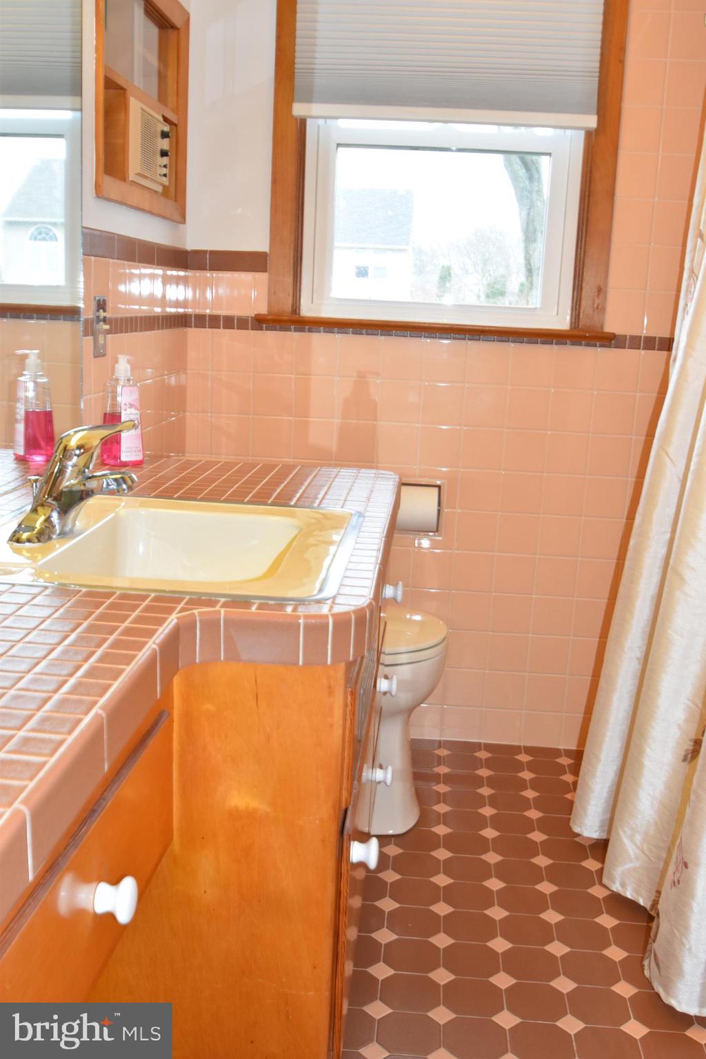 776 East Pumping Station Road Quakertown, PA 18951 - Photo 26 of 61 Bathroom