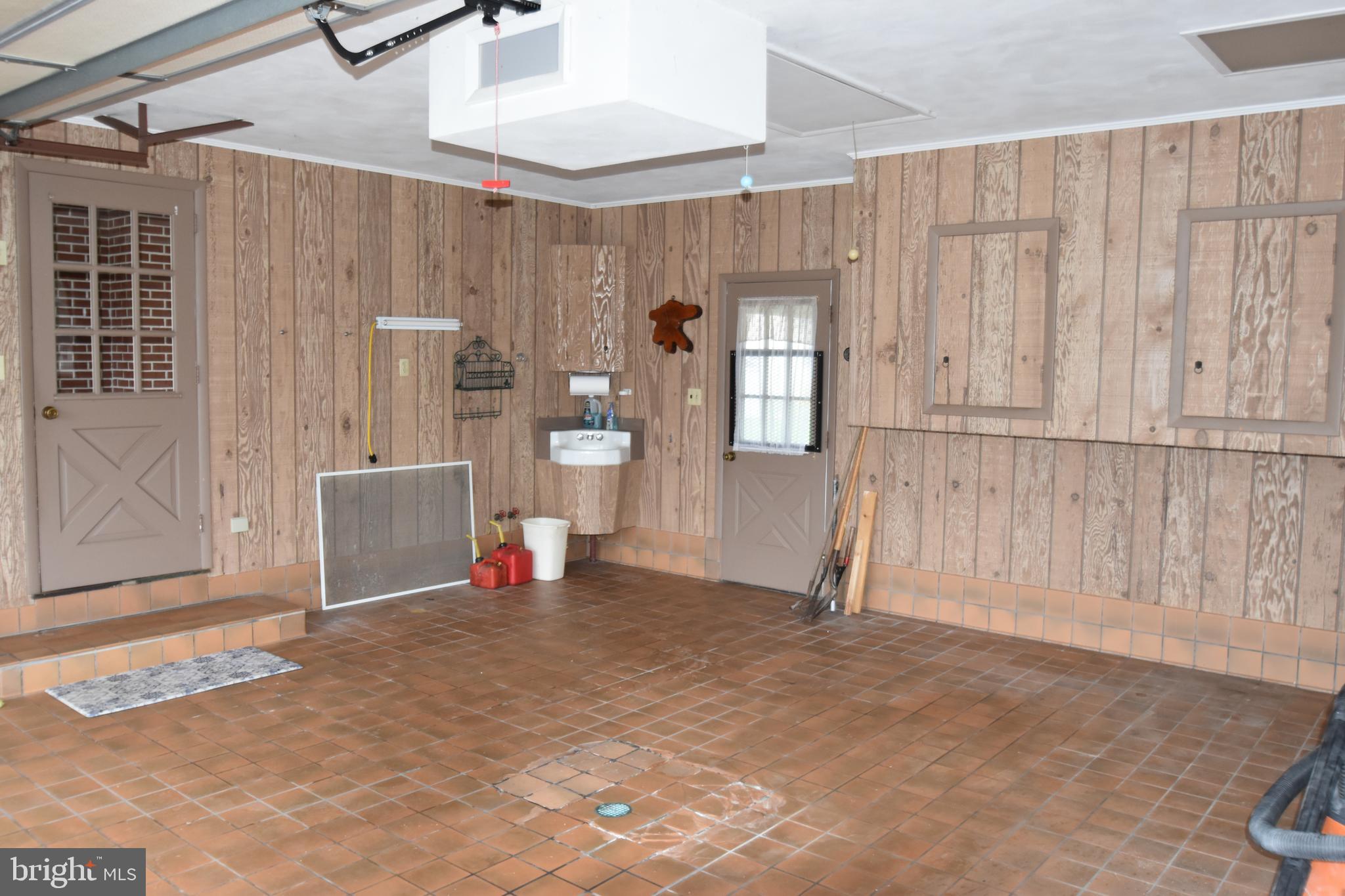 776 East Pumping Station Road Quakertown, PA 18951 - Photo 54 of 61 Garage